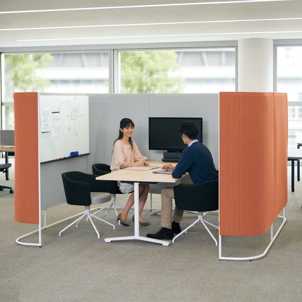 組立設置込】コクヨ インフレーム チェアースクリーンブース ハーフ 3