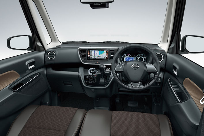 日産「デイズ ルークス」に両側電動スライドドア標準装備の“V