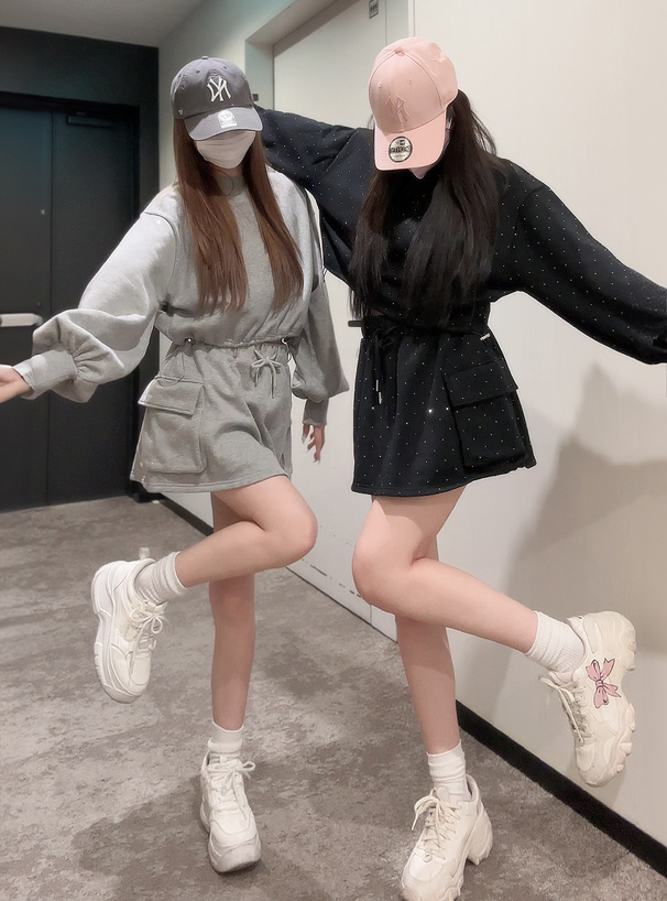 ラインストーントップス×ミニスカートスウェットセットアップ[pm472a