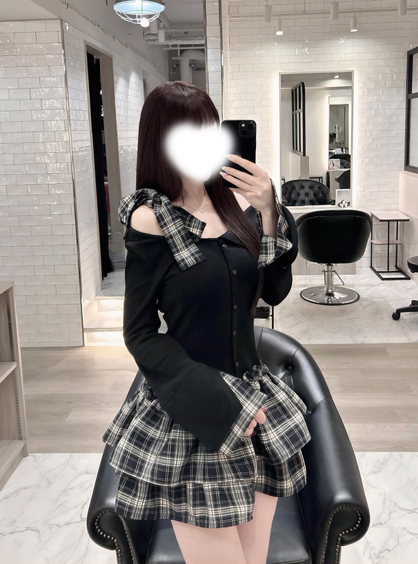 チェック柄ドッキングワンショルダーリボンフリルニットワンピース