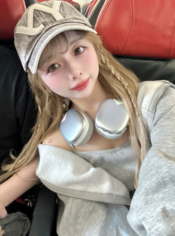 キャミソール×パーカー×ショートパンツ裏起毛スウェットセットアップ