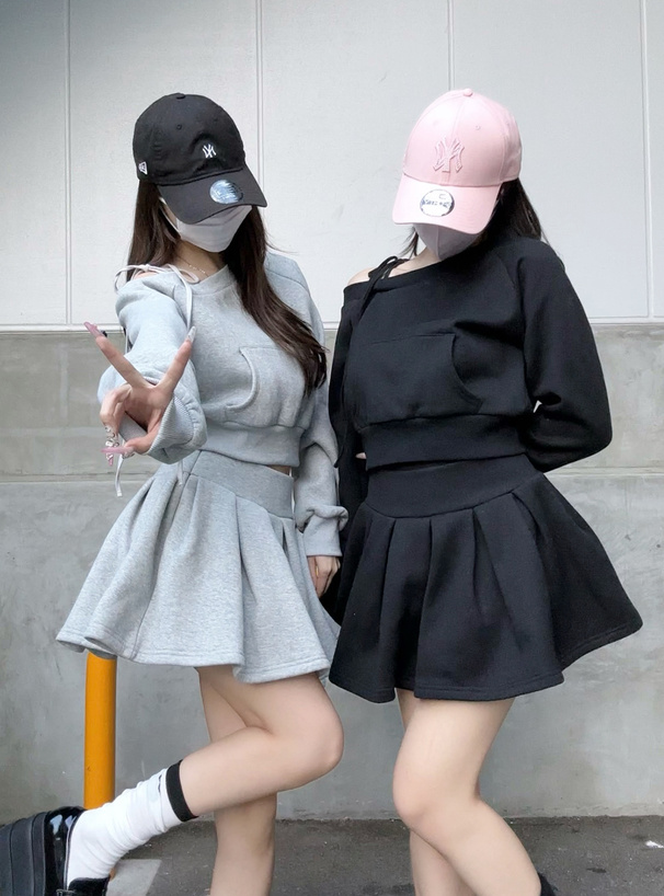 ワンショルダートップス×インパン裏地付きフレアミニスカート