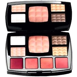 シャネル トラベル メイクアップ パレット 【ヴォヤージュ】の仕入