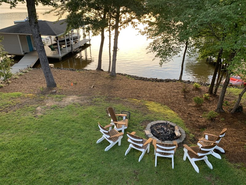 Lake Gaston Vacation Rentals | Dock Daze|Vacation Rentals | Lake
