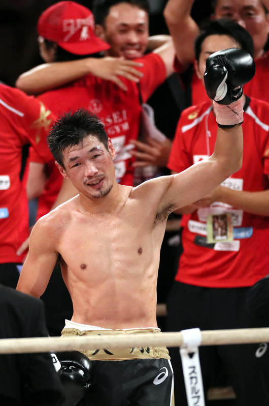 ボクシング：長谷川3階級制覇 山中11連続防衛に成功 | 毎日新聞