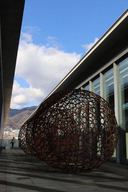 阪神大震災30年：彫刻なんて。でも 県立美術館、青木さんの新野外