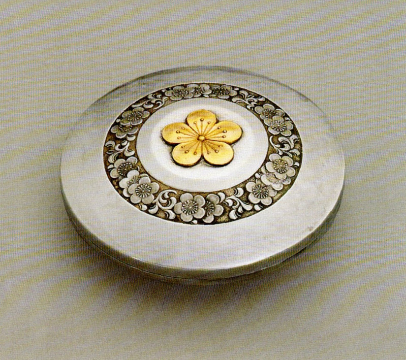 豊かな造形美 菓子器「ボンボニエール」 [写真特集10/15] | 毎日新聞