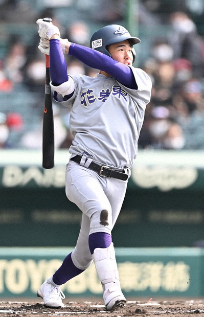 センバツ高校野球 花巻東、猛追及ばず 九回に意地、諦めぬ姿 ／岩手