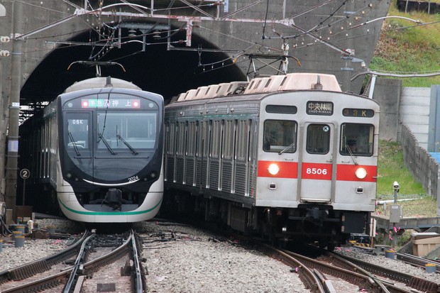 ギザギザ車体」東急8500系の引退はなぜ惜しまれる？ | なるほど電車