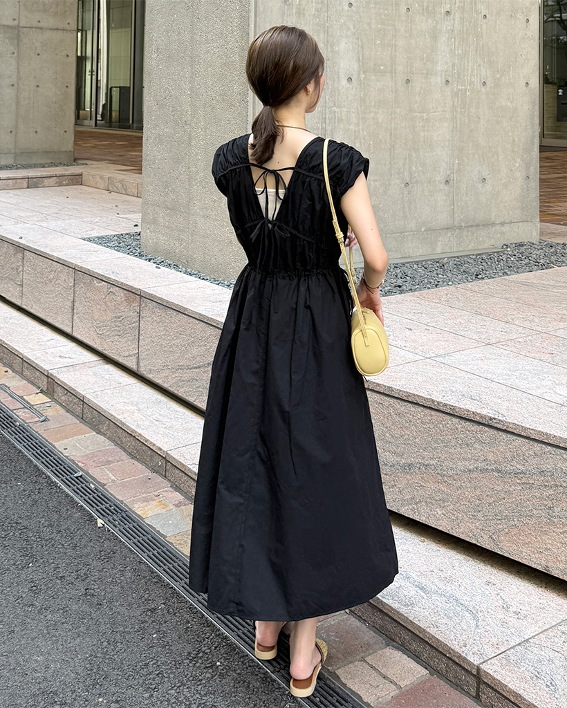 Vネックシャーリングロングワンピース | ファッション通販サイト NUGU