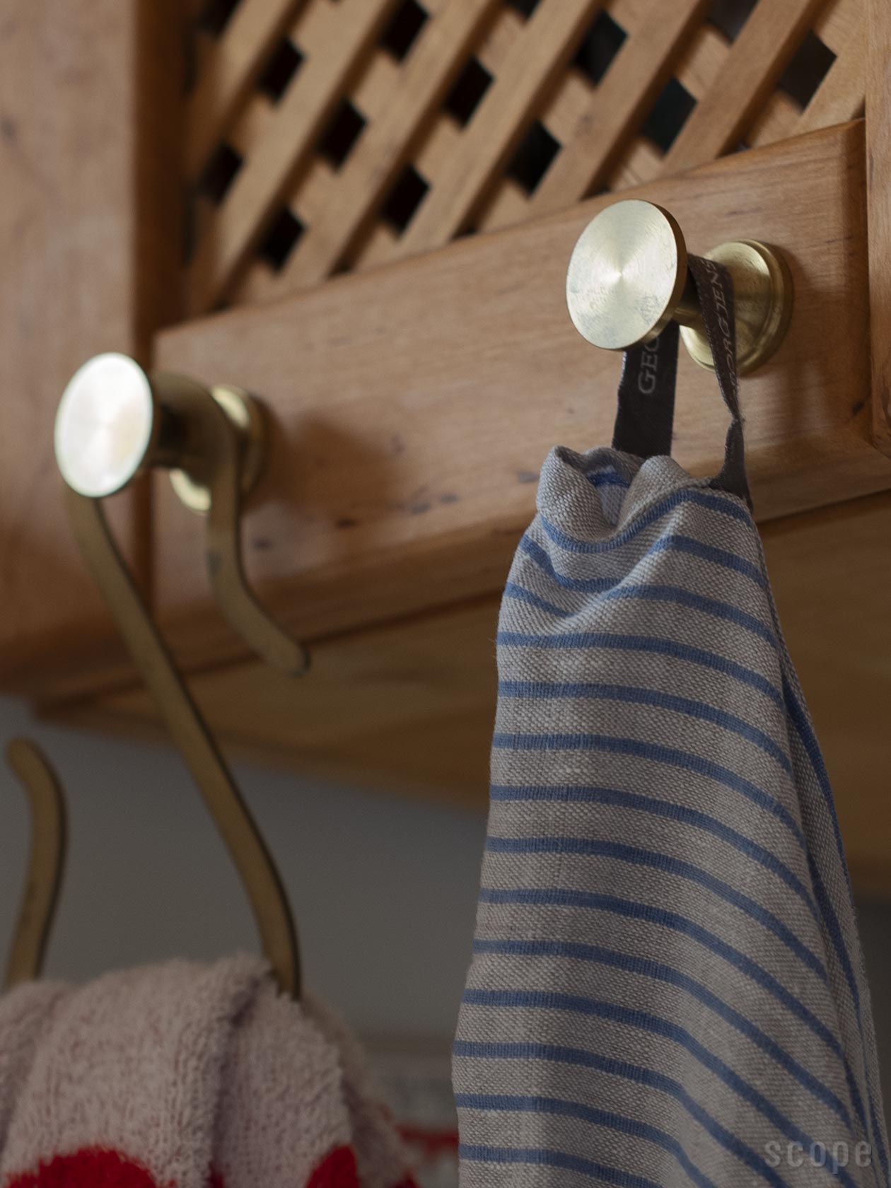 真鍮フック1型｜木壁40kg対応・省スペースで使いやすいネジ式｜SCOPE