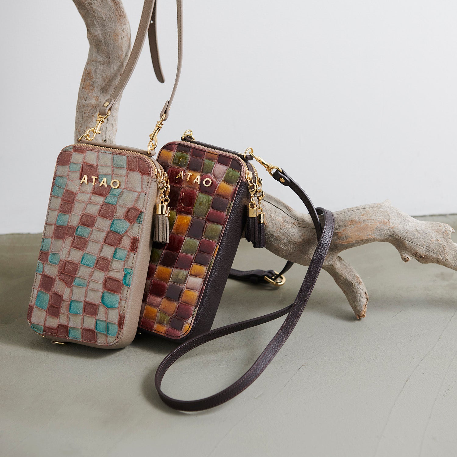 レディースのポシェットが大人気！おすすめポイントや選び方・活用