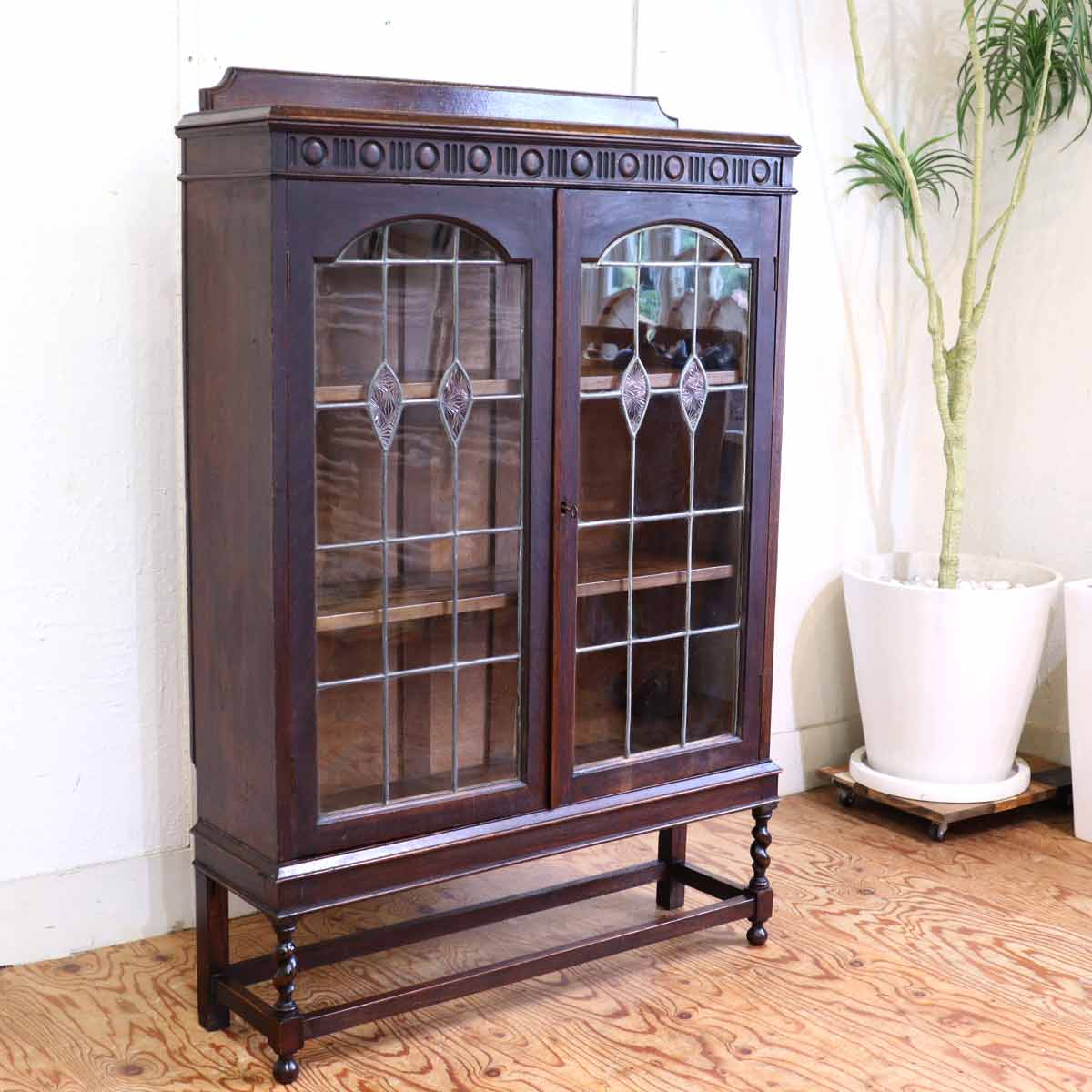 ステンドグラス扉 ガラス ショーケース 飾り棚 ディスプレイ