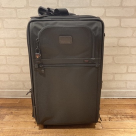 銀座本店で、トゥミの22922DHの22インチのフリークエント・トラベラー