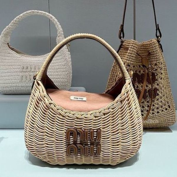 トレンドバッグが勢揃い♡「MiuMiu(ミュウミュウ)」のサマーバッグ2024