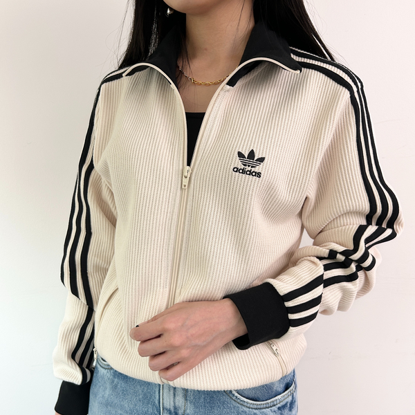 SNS話題】男女に人気!「adidas(アディダス)」ワッフルシリーズとは