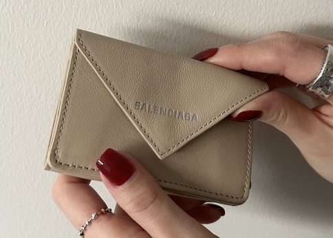 愛用レポ】コンパクトなのに大容量!BALENCIAGA(バレンシアガ)ペーパー