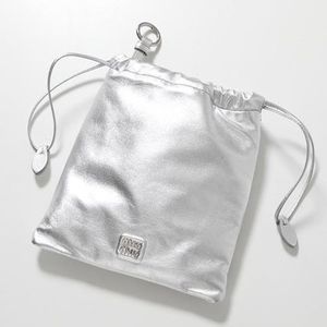 MiuMiuなのにお手頃価格!「ナッパレザーミニバッグ」の魅力に迫る