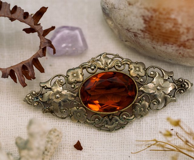 台湾 百花繚乱ブローチ 西洋アンティークジュエリー home + art - Pinkoi