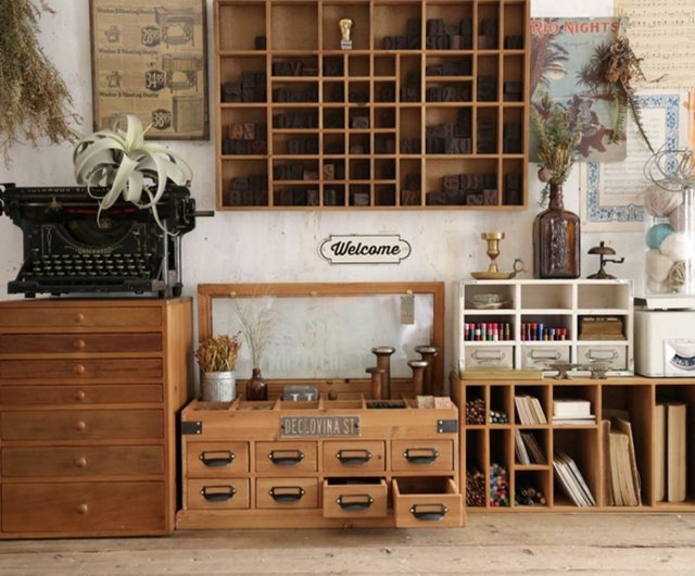 アンティークに仕上げた家具アメリカンカントリー収納