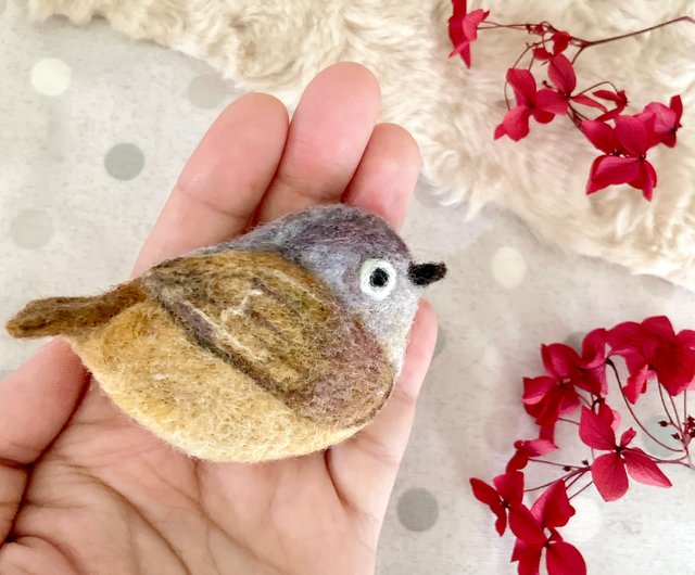 台湾 ぽってり顔のグレー鳥 羊毛フェルトブローチ/ピンバッジ/ 台湾発