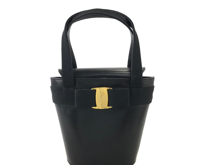 日本直送 名牌中古包 】Salvatore Ferragamo ヴァラリボン レザー