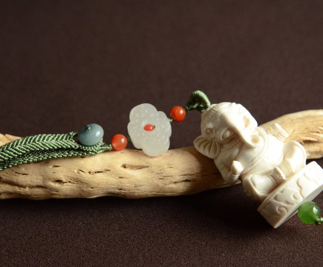 Yongnian] 天然シベリアマンモス象牙神飾り zpyc | チャーム - Pinkoi