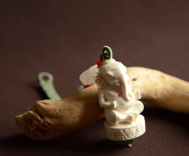 Yongnian] 天然シベリアマンモス象牙神飾り zpyc | チャーム - Pinkoi