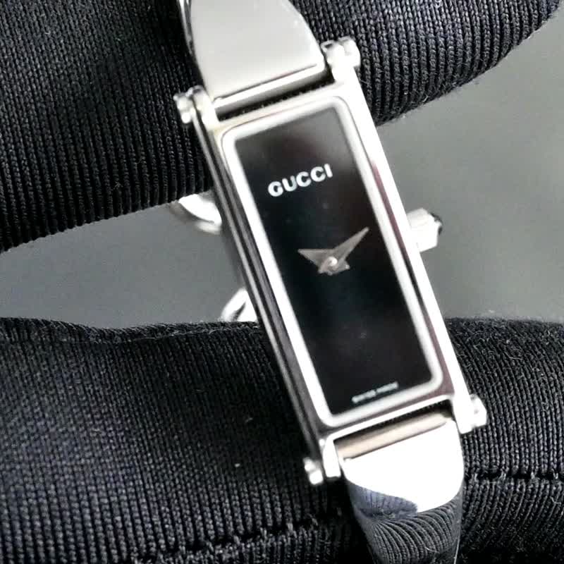 送料無料 GUCCI 1500L 女性用腕時計 Quartz 12mm Black/Silver 古董錶