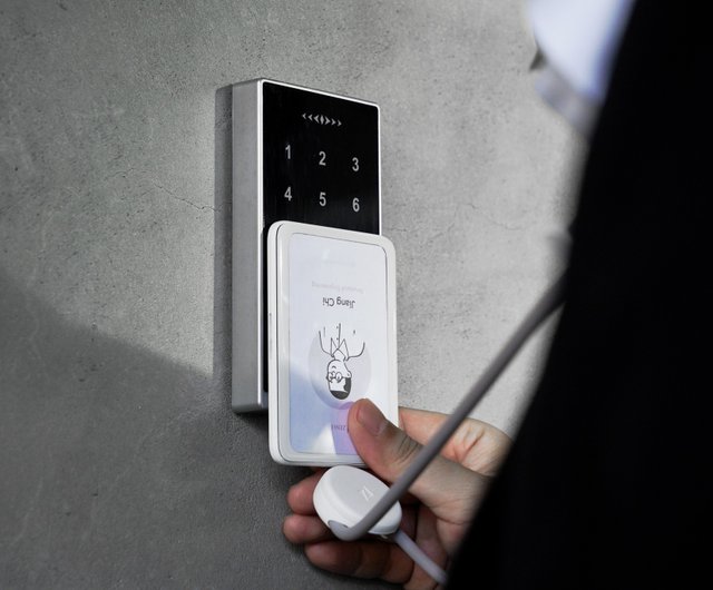 送料無料】台湾 The Dual 首掛けストラップ二刀流 | スマホストラップ