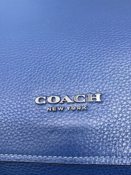 COACH(コーチ) / ケイレブメッセンジャーバッグ/レザー/BLU/CY768