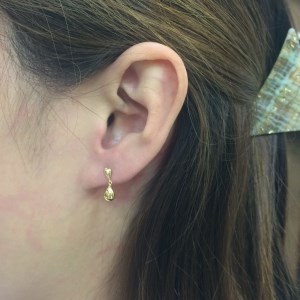 K18 ペアシェイプ地金ピアス APE4866 | 山梨県甲府市 | ふるさと納税