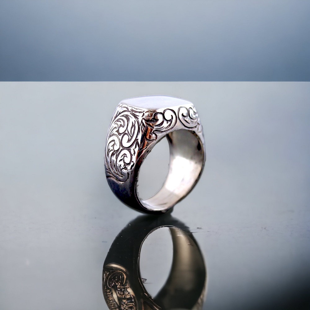 遺跡から出土した遺物の雰囲気を持たせたシルバーリング