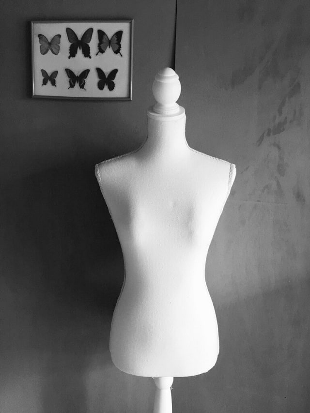 店舗什器】よくある疑問！トルソーとマネキンの違いとは？ | チャナ