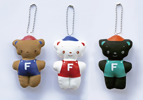 ファミリアの「ファミちゃん」がアートなアイテムに！エコバッグや