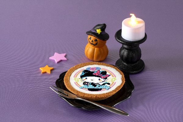ハローキティが黒猫に変身！ハロウィンスイーツがスーパーやコンビニで
