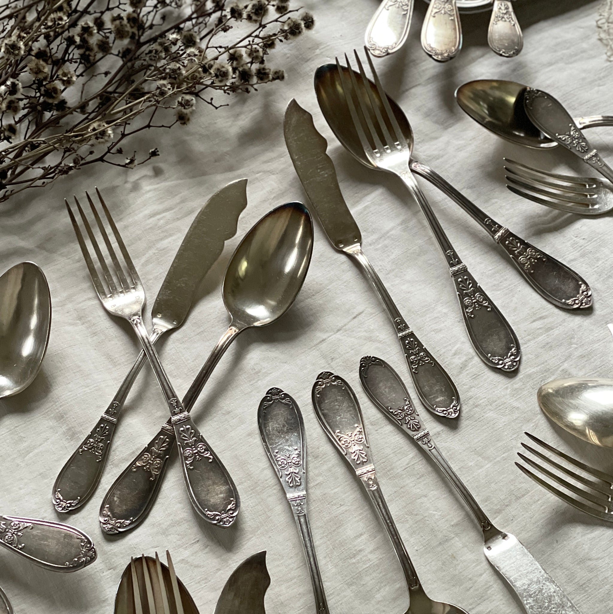 3セットあり！細工が美しいディナースプーン＆フォーク＆ナイフ3点