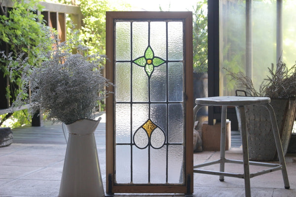 2枚あり！緑の花模様の大きめサイズのステンドグラス イギリス