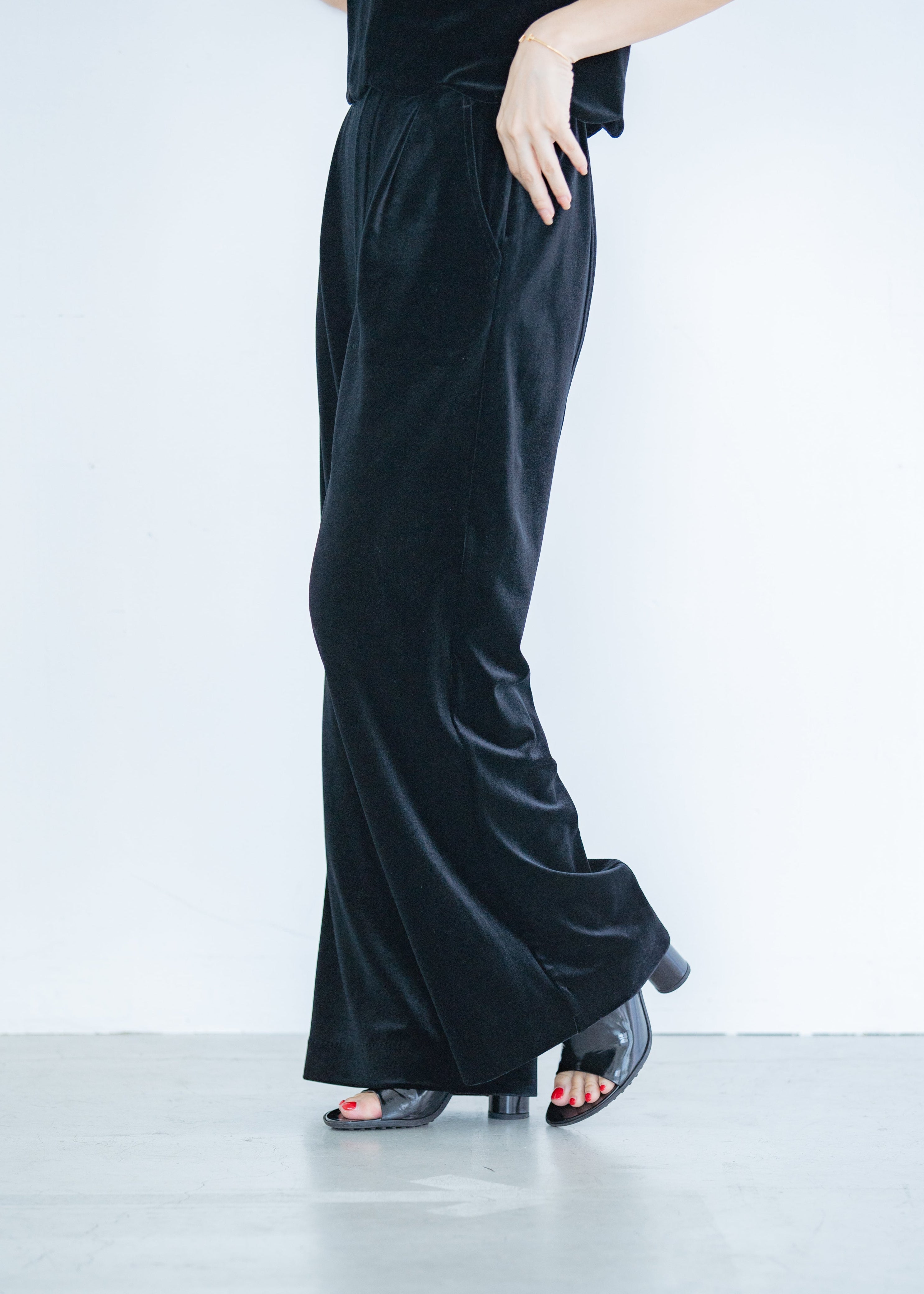 ベロアイージーパンツ – CONNSE