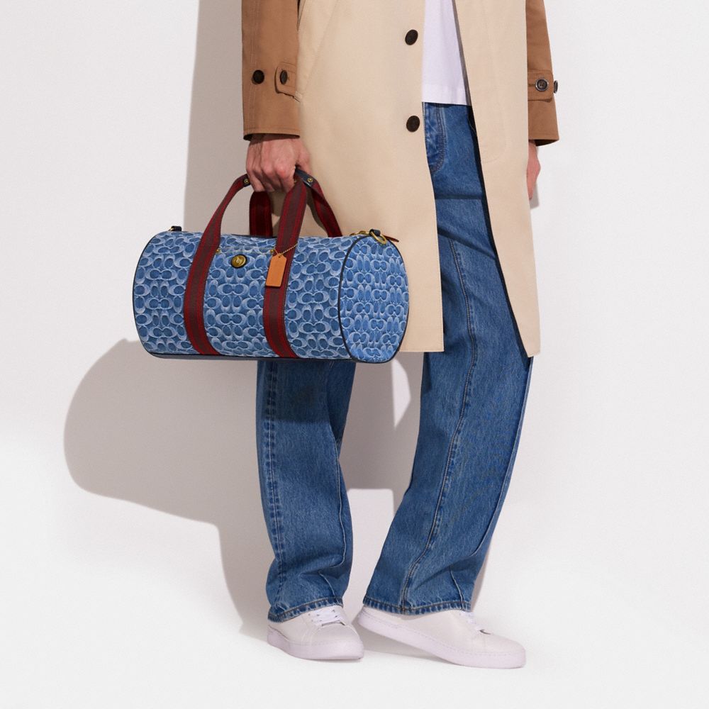 公式】COACH – コーチ | ダッフル シグネチャー デニム