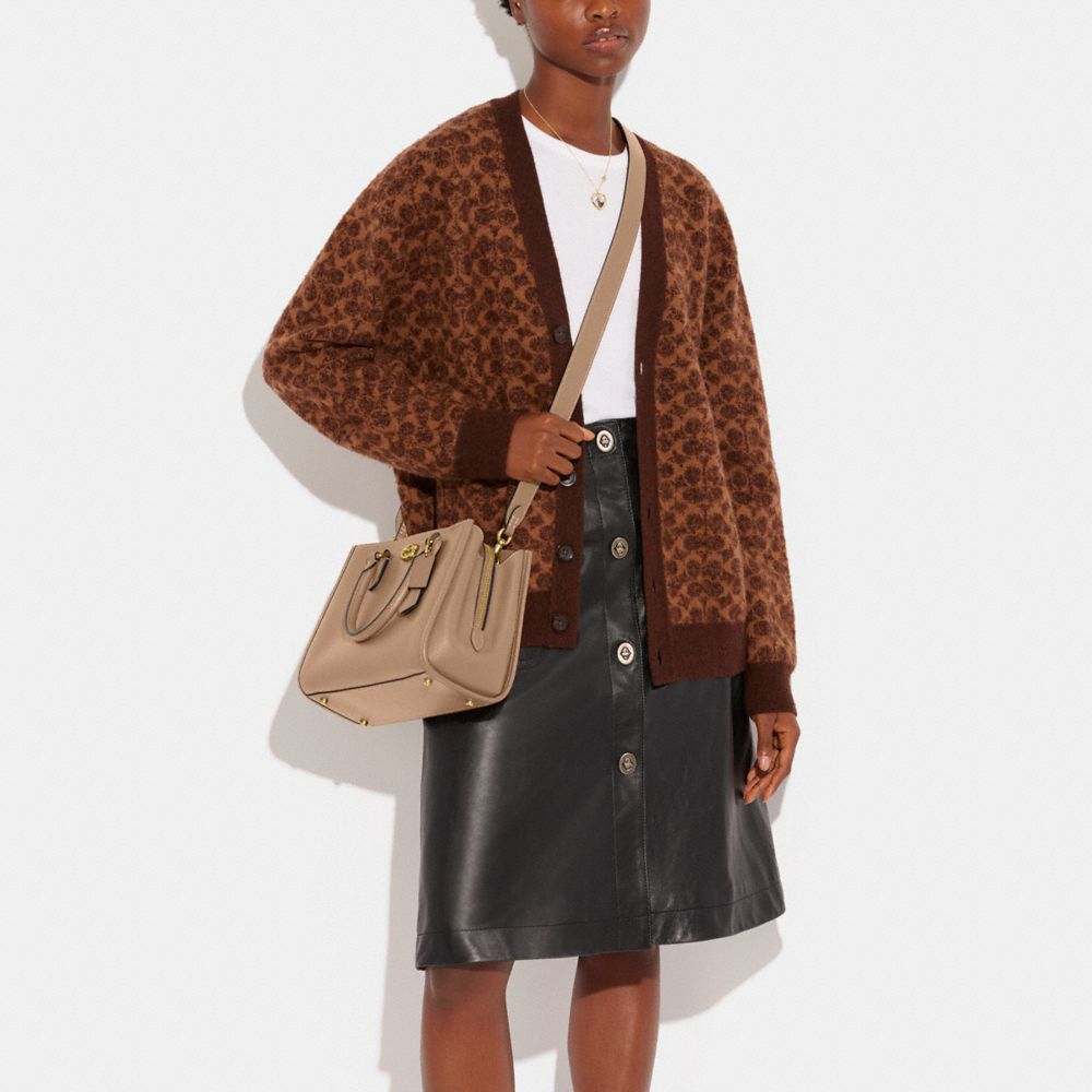 公式】COACH – コーチ | ブルック キャリーオール 28