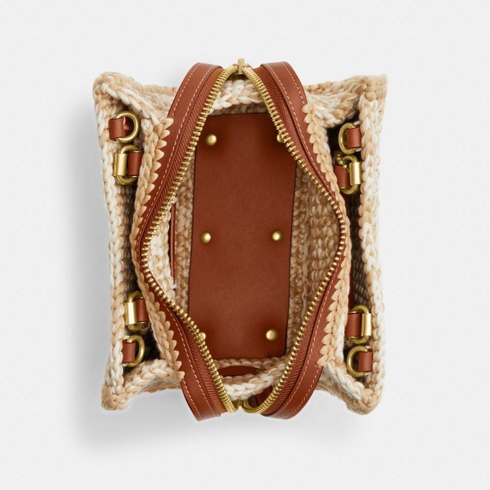 公式】COACH – コーチ | ローグ 20・クロシェ