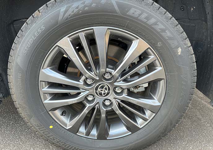 3代目80系ヴォクシーにおすすめの15インチと16インチのスタッドレス