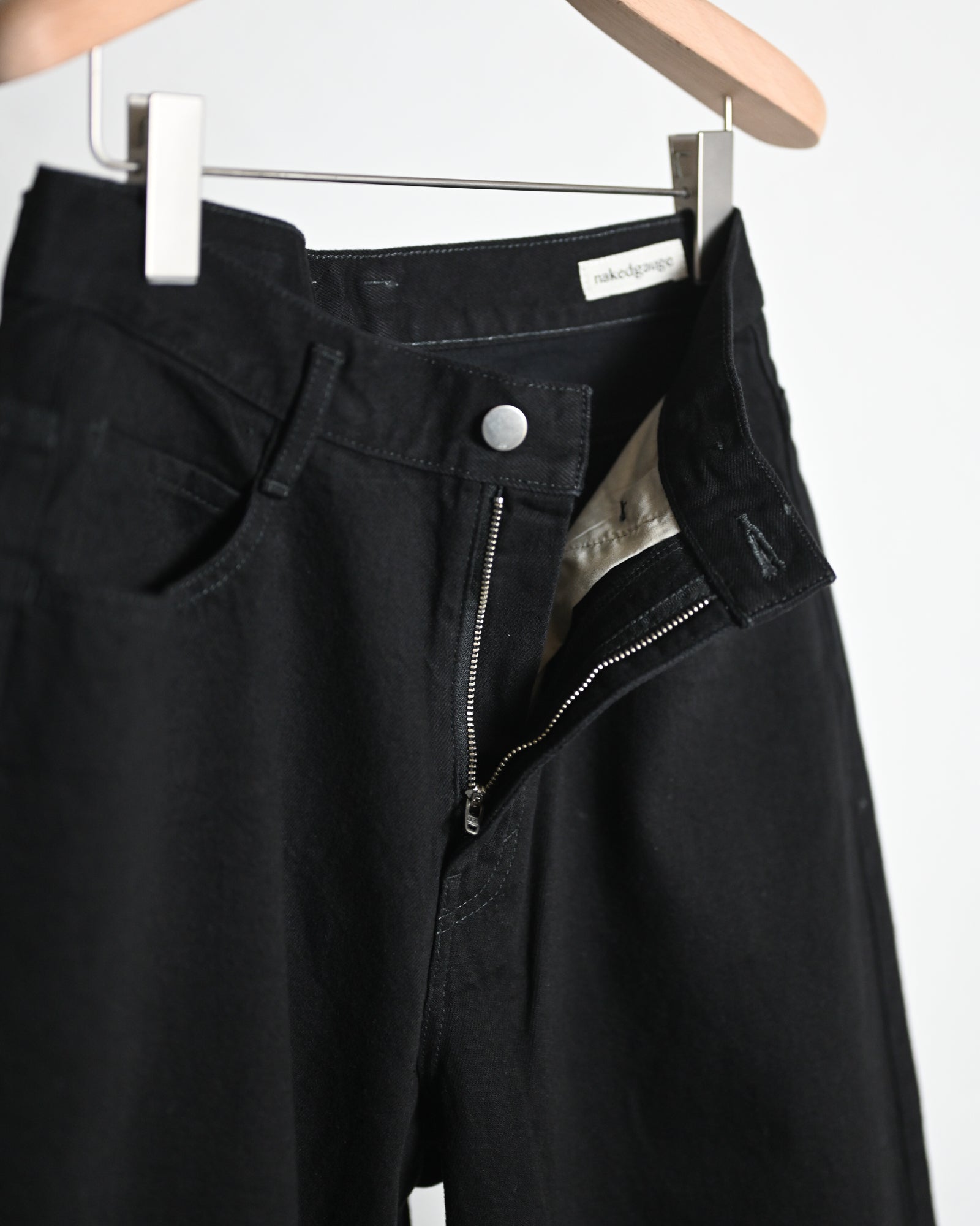 nakedgauge - ASHLEY JEANS, ONE WASH BLACK DENIM | COELACANTH