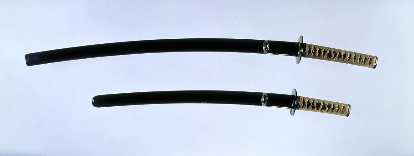 印籠刻昆虫図螺鈿据文象嵌鞘打刀拵 Blade and Mounting for a Sword