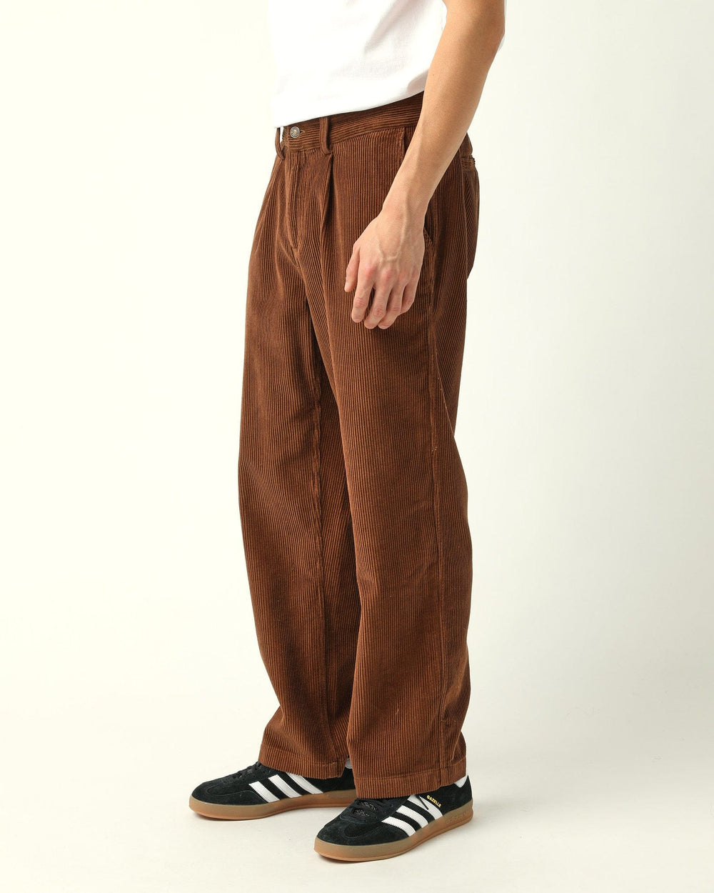 Cord Pleated Trouser - Brown – Corridor