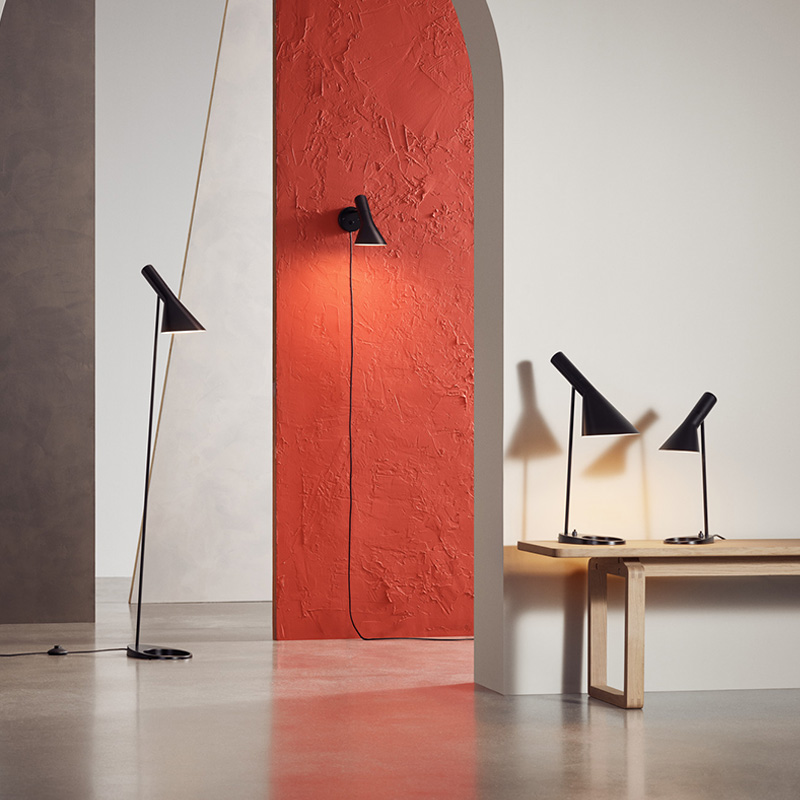 Louis Poulsen（ルイスポールセン）AJ フロアライト ブラック｜Arne