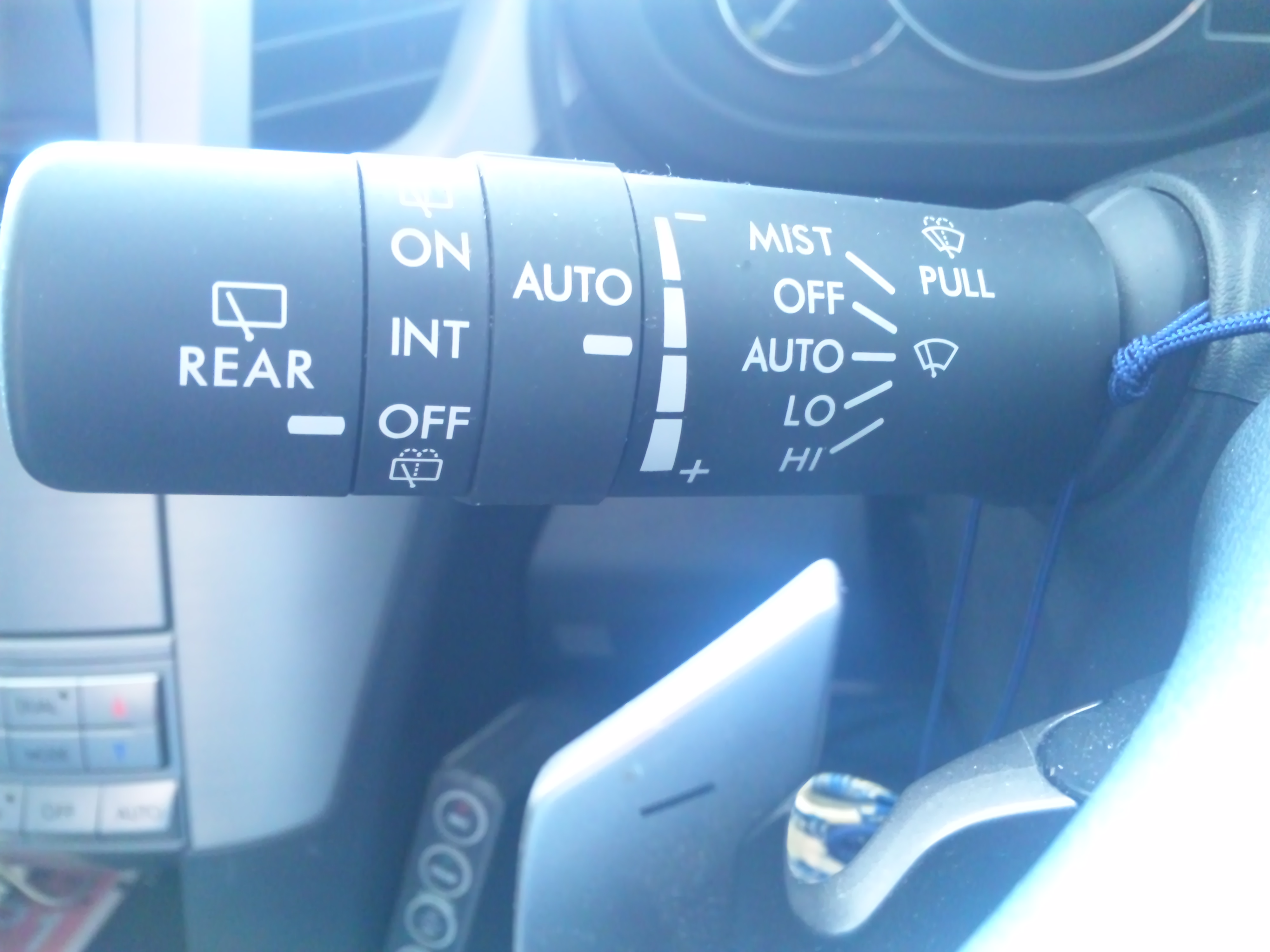 雨滴感知式オートワイパーの意外な使い方 | clicccar.com