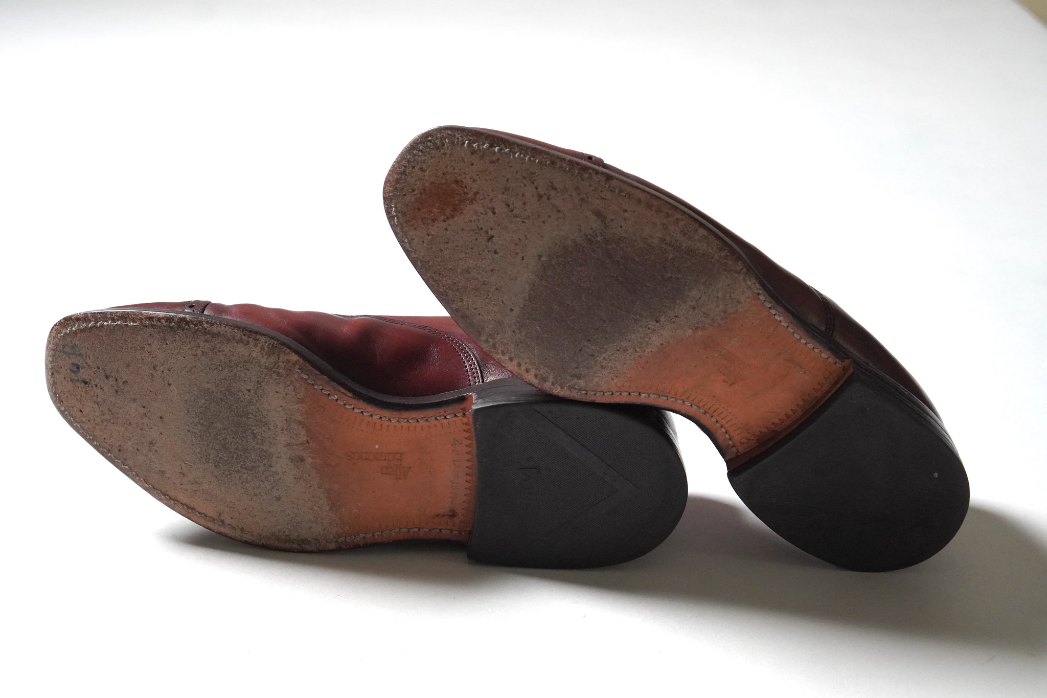 Allen Edmonds パンチドキャップトゥシューズ「Byron」【5営業日以内