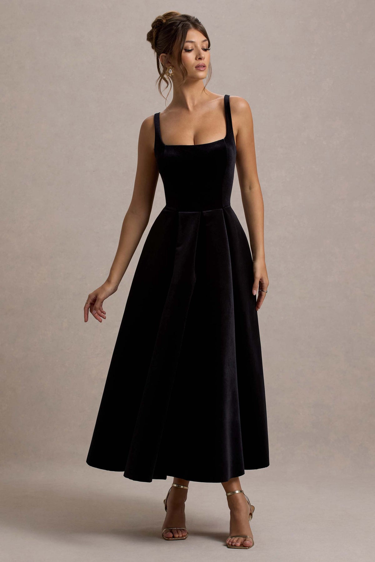 Francisca Black Velvet Strappy Volume-Hem Midi Dress – Club L